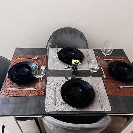 Logement Entier Chambre+Salon + Jardin & Terrasse Les Ulis Exteriör bild