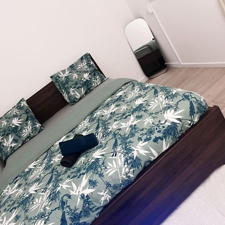 Logement Entier Chambre+Salon + Jardin & Terrasse Les Ulis Exteriör bild