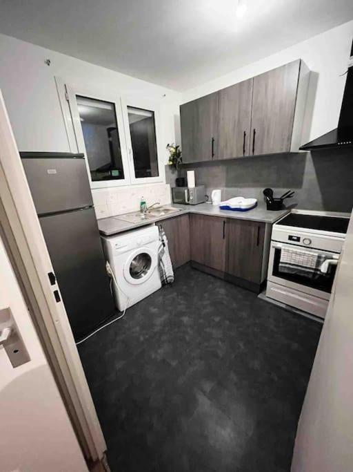 Logement Entier Chambre+Salon + Jardin & Terrasse Les Ulis Exteriör bild
