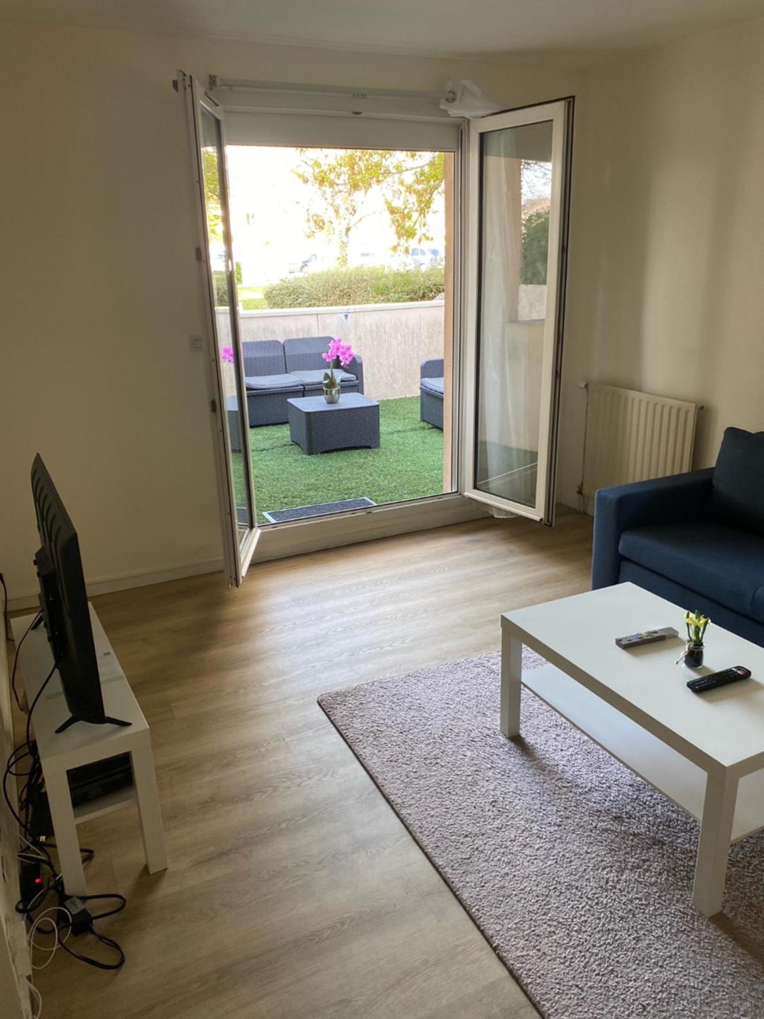 Logement Entier Chambre+Salon + Jardin & Terrasse Les Ulis Exteriör bild